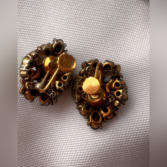 Hollycraft Signed VTG 1950 Multicolored Pastel Rhinestone Screw Back Earrings - Picture 6 of 8